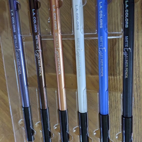 L.A.Colors Eyeliner pencils and Sharpener - Picture 2 of 4